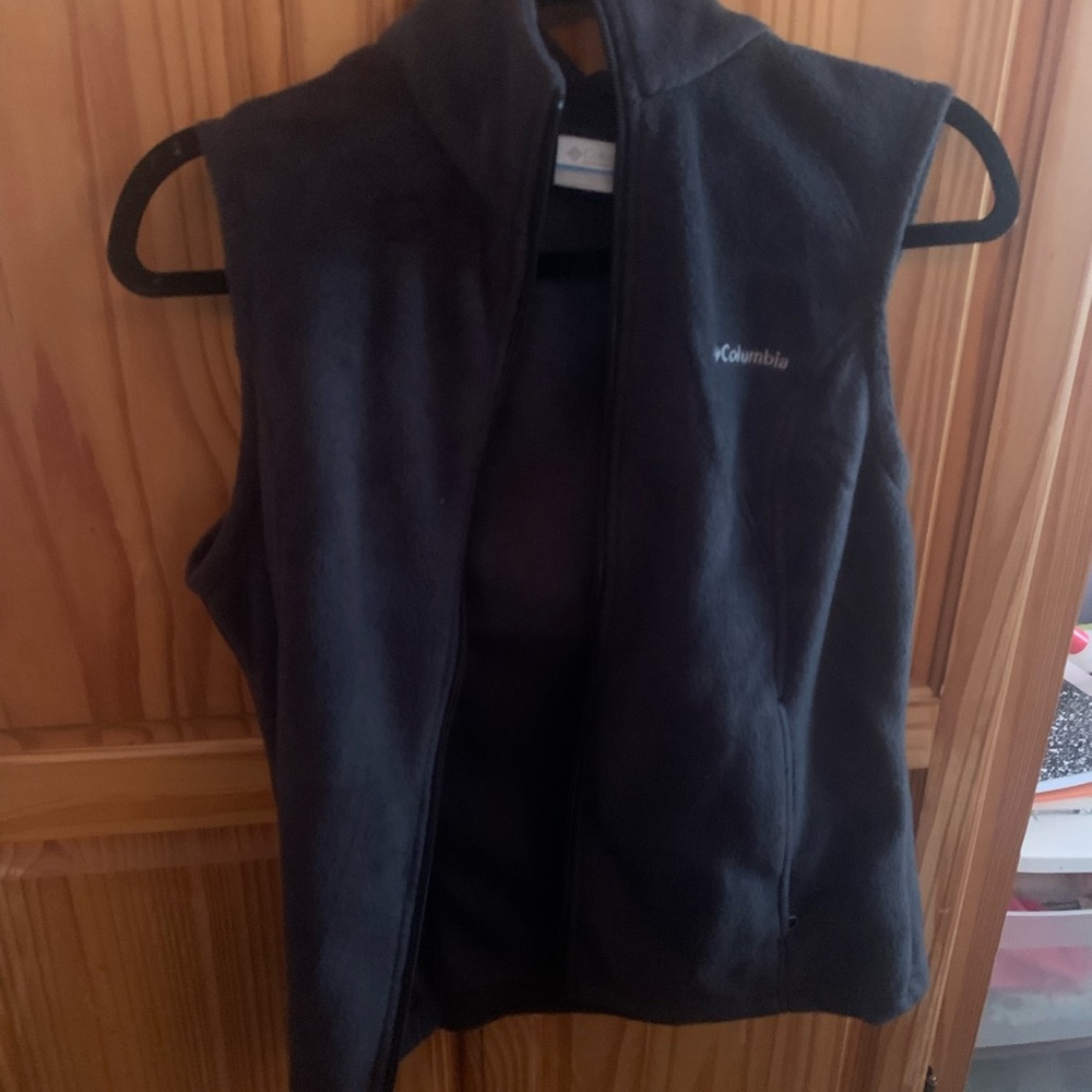 Columbia Black Flat Vest